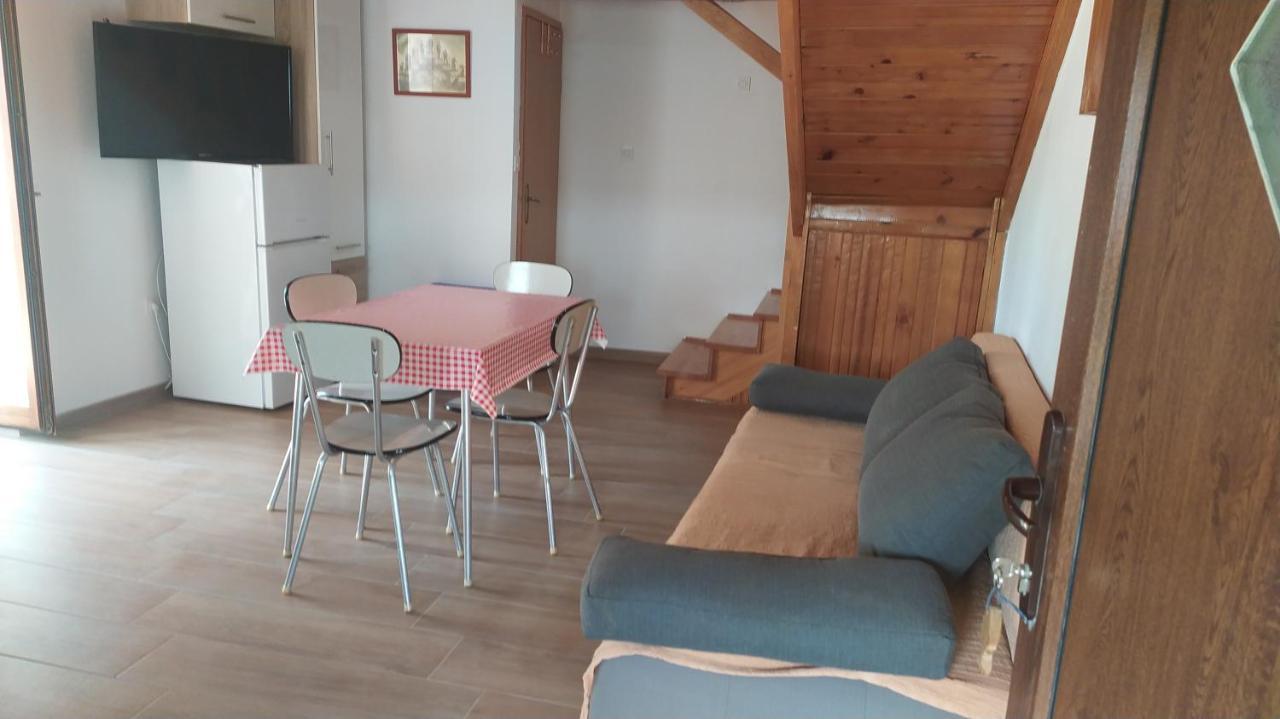 Holiday Home Pernata 外观 照片