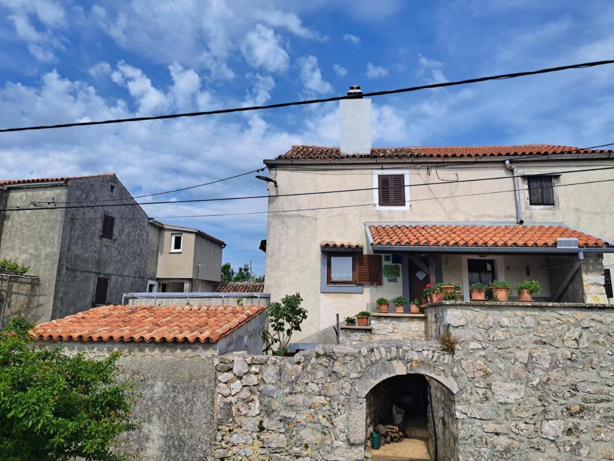 Holiday Home Pernata 外观 照片