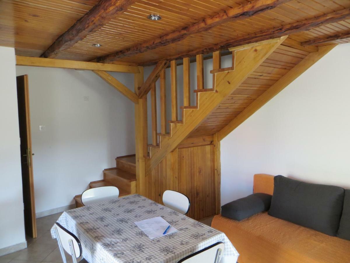 Holiday Home Pernata 外观 照片